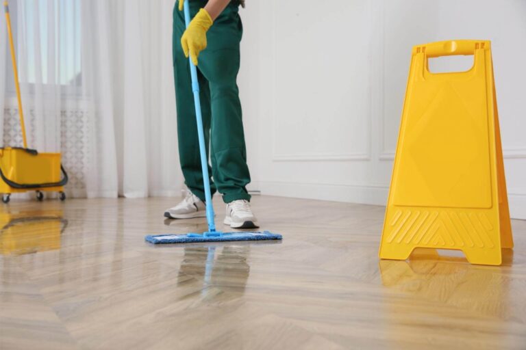 pulizia professionale pavimenti in parquet e in legno